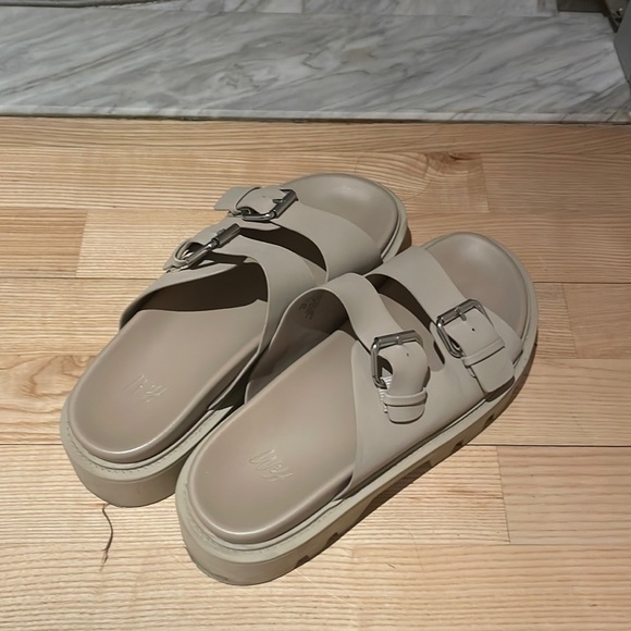 H&M Chunky Sandals (SOLD OUT) - Picture 4 of 6